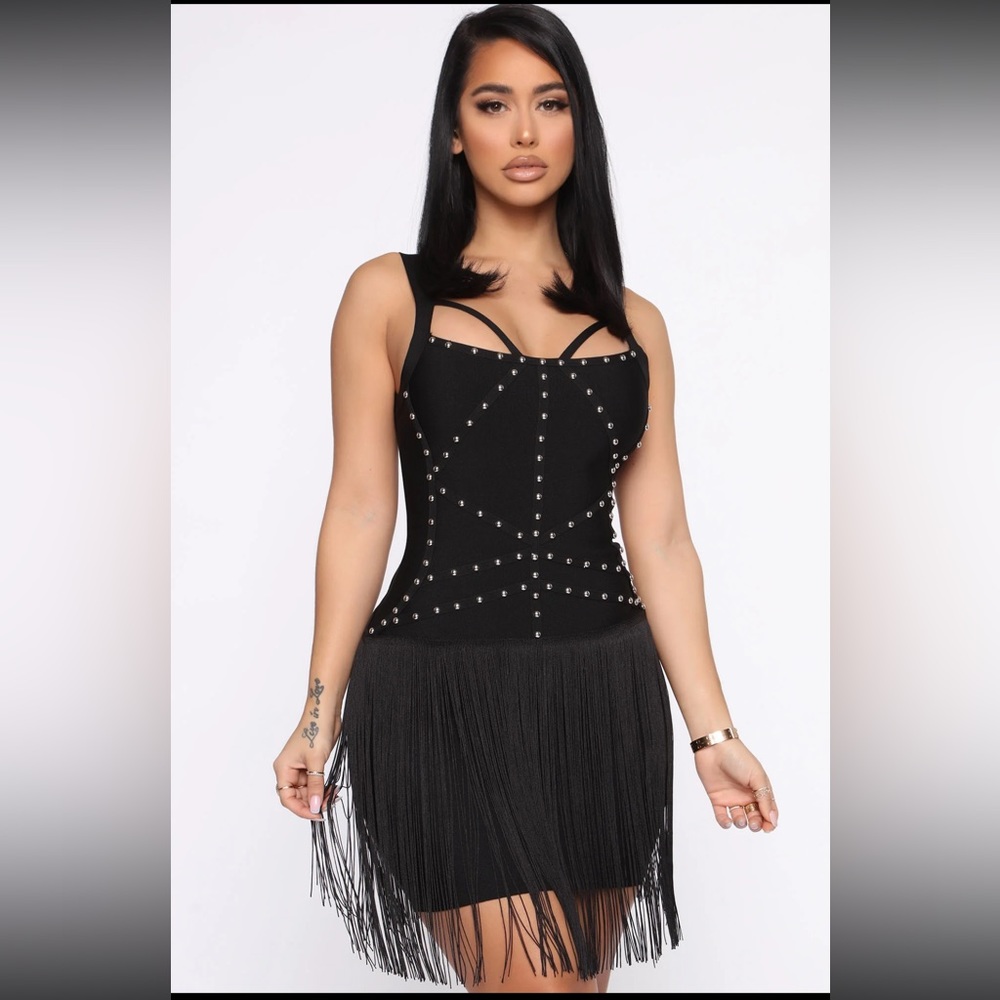 New fashion nova mini black dress 🤠